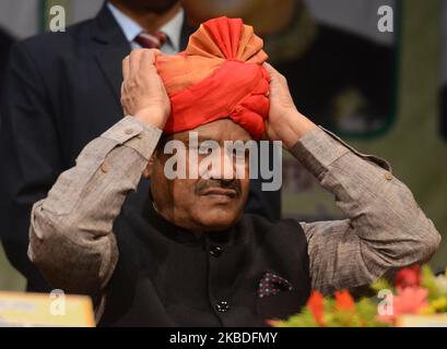 LOK Sabha Speaker Om Birla gestes lors d'un programme à Kolkata , Inde, le mercredi 24th décembre 2019. Le ministre en chef du Bengale occidental, Mamata Banerjee, a envoyé mercredi un gâteau et un châle au Président de Lok Sabha, Om Birla, qui était à Kolkata pour un programme de felitation, à l'occasion de Noël. (Photo de Sonali Pal Chaudhury/NurPhoto) Banque D'Images