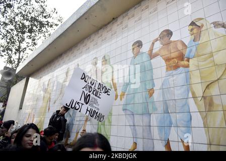 La communauté LGBTQ participe à une marche de fierté arc-en-ciel à Kolkata, en Inde, le 29 décembre 2019. (Photo par Indranil Aditya/NurPhoto) Banque D'Images