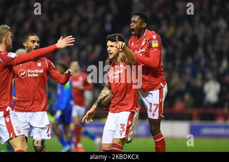 Les Reds fêtent après que Tobias Figueiredo (3) de la forêt de Nottingham a marqué un but pour en faire 1-0 lors du match de championnat de Sky Bet entre la forêt de Nottingham et Wigan Athletic au City Ground, Nottingham, le dimanche 29th décembre 2019. (Photo de Jon Hobley/MI News/NurPhoto) Banque D'Images