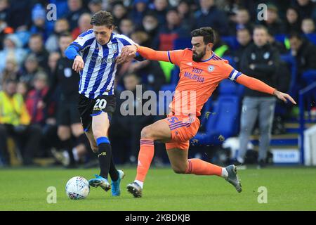 Adam Reach of Sheffield mercredi en action avec Marlon Pack lors du match de championnat Sky Bet entre Sheffield mercredi et Cardiff City à Hillsborough, Sheffield, le dimanche 29th décembre 2019. (Photo de Mark Fletcher/MI News/NurPhoto) Banque D'Images