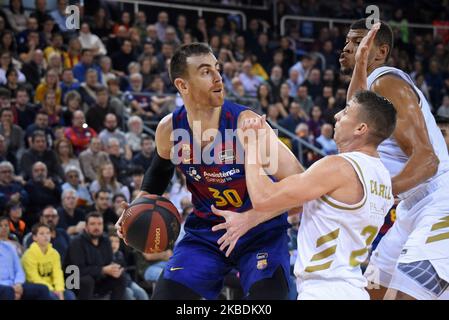 Victor Claver lors du match entre le FC Barcelone et le Real Madrid, correspondant à la semaine 16 de l'ACB de la Ligue, joué au Palau Blaugrana le 29 décembre 2019, à Barcelone, Espagne. (Photo de Noelia Deniz/Urbanandsport/NurPhoto) Banque D'Images