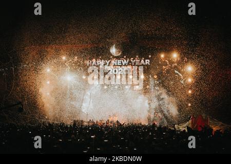 Les gens accueillent le nouvel an avec le concert Sylwester 2019 Wroclaw respect le 31 décembre 2019 à Wroclaw, en Pologne. (Photo de Krzysztof Zatycki/NurPhoto) Banque D'Images