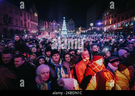 Les gens accueillent le nouvel an avec le concert Sylwester 2019 Wroclaw respect le 31 décembre 2019 à Wroclaw, en Pologne. (Photo de Krzysztof Zatycki/NurPhoto) Banque D'Images