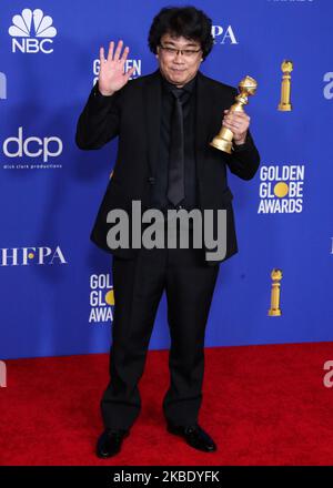 BEVERLY HILLS, LOS ANGELES, CALIFORNIE, États-Unis - JANVIER 05: Bong Joon-ho pose dans la salle de presse aux Golden Globe Awards 77th qui se tiennent à l'hôtel Beverly Hilton on 5 janvier 2020 à Beverly Hills, Los Angeles, Californie, États-Unis. (Photo par Xavier Collin/image Press Agency/NurPhoto) Banque D'Images