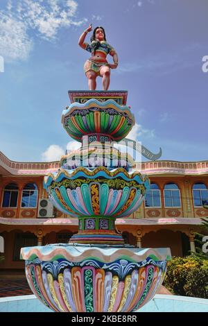 Fontaine dans une salle de mariage de luxe sur le terrain du Kovil d'Amman (temple d'Amman) à Jaffna, Sri Lanka, le 15 août 2017. (Photo de Creative Touch Imaging Ltd./NurPhoto) Banque D'Images