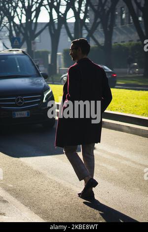 Un invité pendant la semaine de la mode hommes de Milan automne hiver 2020/2021 sur 11 janvier 2020 à Milan, Italie. (Photo de Nataliya Petrova/NurPhoto) Banque D'Images