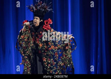 Le chanteur et compositeur italien Renato Zero se produit en direct au Forum de Mediolanum le 11 janvier 2020 à Assago Milan, en Italie. (Photo de Roberto Finizio/NurPhoto) Banque D'Images