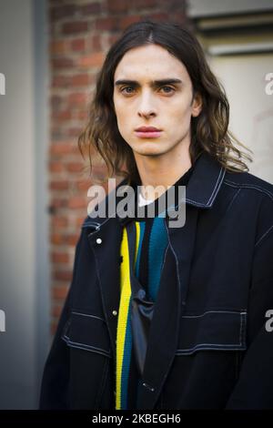 Les gens assistent au Street style au Fendi Fashion show: 13 janvier - Milan semaine de la mode pour hommes automne/hiver 2020/2021 13 janvier 2020, Milan, Italie (photo de Nataliya Petrova/NurPhoto) Banque D'Images