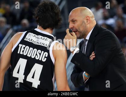 Milos Teodosic et avec l'entraîneur chef de Bologne Aleksandar Djordjevic pendant le LBA série A Match Virtus Roma / Segafredo Virtus Bologna au Palazzetto dello Sport à Rome, Italie sur 12 janvier 2020 (photo de Matteo Ciambelli/NurPhoto) Banque D'Images