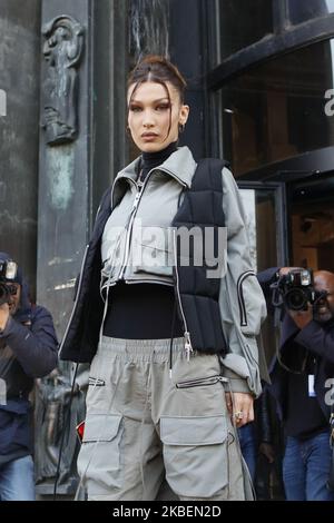 Le modèle Bella Hadid est vu à Paris, France. Sur 16 janvier 2019. (Photo de Mehdi Taamallah/NurPhoto) Banque D'Images