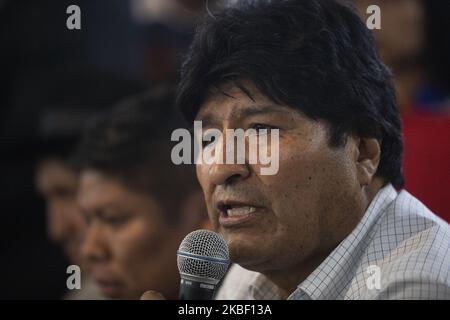 L'ancien président bolivien Evo Morales assiste à une conférence de presse où il a annoncé les candidats à la présidence et au vice-président de son parti de coalition des mouvements pour le socialisme (MAS) sur 19 janvier 2020 à Buenos Aires, en Argentine. (Photo de MatÃ­as Baglietto/NurPhoto) Banque D'Images