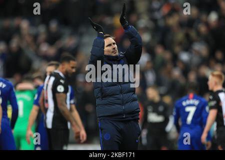 Frank Lampard, directeur de Chelsea, applaudit ses fans après le match de la Premier League entre Newcastle United et Chelsea au St. James's Park, Newcastle, le samedi 18th janvier 2020. (Photo de Mark Fletcher/MI News/NurPhoto) Banque D'Images