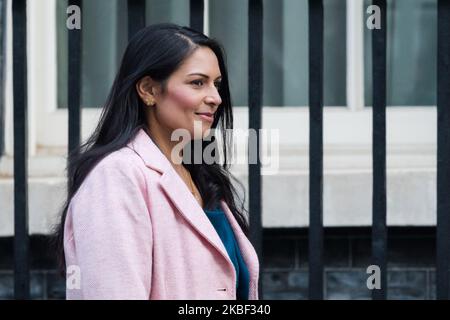 Priti Patel, secrétaire d'État au ministère de l'intérieur, assiste à une réunion hebdomadaire du Cabinet à Downing Street, dans le centre de Londres, le 21 janvier 2020, à Londres, en Angleterre. (Photo de Wiktor Szymanowicz/NurPhoto) Banque D'Images