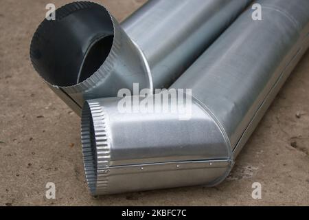 drainage de toit en zinc pour le toit en biais Banque D'Images