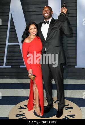 (DOSSIER) Kobe Bryant Dies sur 41. BEVERLY HILLS, LOS ANGELES, CALIFORNIE, États-Unis - MARS 04: Vanessa Laine Bryant et le mari/joueur américain de basket Kobe Bryant arrivent à la Vanity Fair Oscar Party 2018 tenue au Wallis Annenberg Center for the Performing Arts on 4 mars 2018 à Beverly Hills, Los Angeles, Californie, États-Unis. (Photo par Xavier Collin/image Press Agency/NurPhoto) Banque D'Images