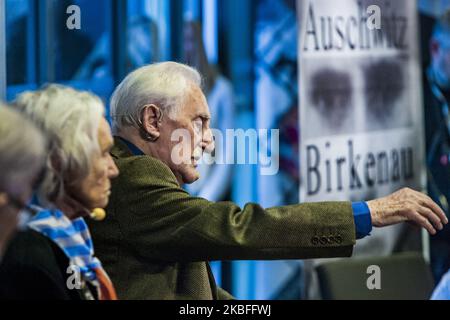 Leon Weintraub, survivant du camp de concentration et d'extermination d'Auschwitz pendant la Seconde Guerre mondiale, explique en détail sa vie lorsqu'il a été prisonnier lors d'une réunion de presse pour le 75th anniversaire de la libération du camp nazi allemand, le 26 janvier 2020 à Oswiecim, en Pologne. (Photo de Celestino Arce/NurPhoto) Banque D'Images