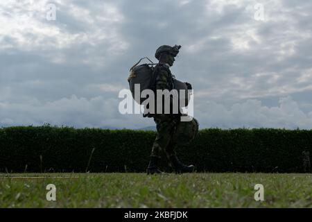 Exercice aérien consistant à lancer des parachutistes des États-Unis et de la Colombie. Les États-Unis participeront avec 75 parachutistes de la 82nd Airborne Division à fort Bragg, en Caroline du Nord, et 40 membres de l'Armée du Sud. Les Forces militaires colombiennes exposeront leurs capacités, en particulier celles de l'Armée de l'Air, avec C295 et C130 avions, des hélicoptères. Des experts du Brésil y assisteront également en qualité d'observateurs. Dans la base militaire de Tolemaida, Colombie sur 26 janvier 2020. (Photo de Vanessa Gonzalez/NurPhoto) Banque D'Images