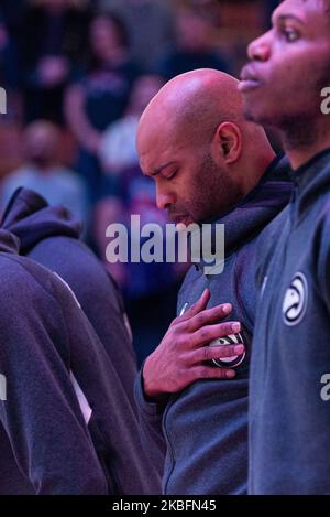 Vince carter #15 d'Atlanta Hawks est l'hymne national avant le match de la saison régulière de la NBA des Toronto Raptors vs Atlanta Hawks à l'aréna de la Banque Scotia sur 28 janvier 2020, à Toronto, au Canada. Toronto Raptors a gagné 130-114. (Photo par Anatoliy Cherkasov/NurPhoto) Banque D'Images