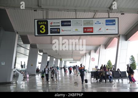 Activités pour les passagers à l'aéroport international Soekarno-Hatta, dans la ville de Tangerang, province de Banten, mercredi, à 29 janvier 2020. L'Indonésie a officiellement émis un avertissement à l'attention des voyageurs en Chine, en particulier Wuhan, Hubei, alors que le nombre de décès dus au virus Corona augmente. (Photo par Aditya Irawan/NurPhoto) Banque D'Images