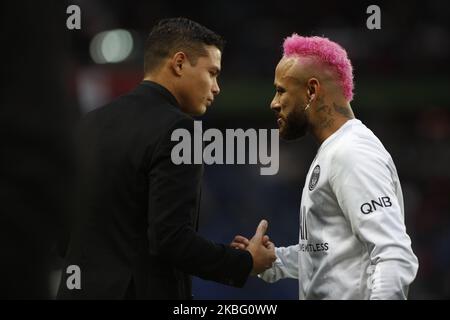 Neymar et Thiago Silva de Paris Saint-Germain lors du match de football français L1 entre Paris Saint-Germain (PSG) et Montpellier Herault SC au stade du Parc des Princes à Paris, sur 1 février 2020. (Photo de Mehdi Taamallah/NurPhoto) Banque D'Images