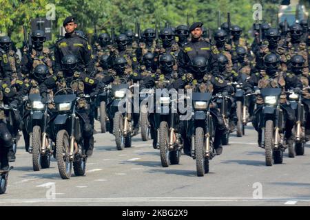 Personnel militaire sri-lankais lors d'une séance de répétition complète de la tenue vestimentaire le 72nd jour de célébration de l'indépendance à Colombo.Fevrier.02,2020 (photo par Akila Jayawardana/NurPhoto) Banque D'Images