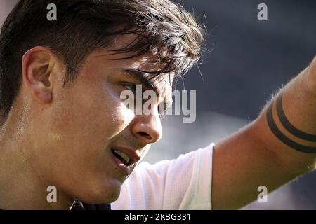 Juventus en avant Paulo Dybala (10) regarde pendant le match de football de la série A n.22 JUVENTUS - FIORENTINA sur 02 février 2020 au stade Allianz à Turin, Piémont, Italie. (Photo de Matteo Bottanelli/NurPhoto) Banque D'Images