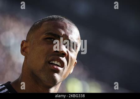 Juventus avance Douglas Costa (11) regarde pendant le match de football de la série A n.22 JUVENTUS - FIORENTINA sur 02 février 2020 au stade Allianz à Turin, Piémont, Italie. (Photo de Matteo Bottanelli/NurPhoto) Banque D'Images