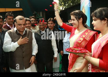 M. Narindar Batra, Président de la Fédération internationale de hockey (FIH) visite la ville de Kolkata et se joint à M. Batra, membre de l'Association de hockey du Bengale, et présente les Olympiens Vettran Gurbax Singh, Président de la BHA, Swapna Banerjee (Broyger de l'Etat cm Mamata Banerjee) sur 05 février 2020 à Kolkata, Inde. (Photo de Debajyoti Chakraborty/NurPhoto) Banque D'Images