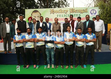 M. Narindar Batra, Président de la Fédération internationale de hockey (FIH) visite la ville de Kolkata et se joint à M. Batra, membre de l'Association de hockey du Bengale, et présente les Olympiens Vettran Gurbax Singh, Président de la BHA, Swapna Banerjee (Broyger de l'Etat cm Mamata Banerjee) sur 05 février 2020 à Kolkata, Inde. (Photo de Debajyoti Chakraborty/NurPhoto) Banque D'Images