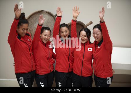 (G-D) Naomi Osaka, Kurumi Nara, Misaki Doi, Shuko Aoyama et Ena Shibahara posent avant le qualificateur de coupe FED 2020 entre l'Espagne et le Japon au Centro de Tenis la Manga Club sur 06 février 2020 à Cartagena, Espagne. (Photo de Jose Breton/Pics action/NurPhoto) Banque D'Images