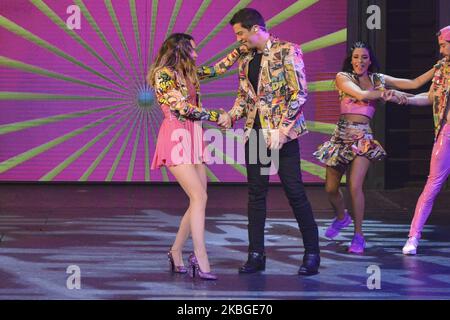 Les chanteurs Belinda et Yahir se produisent et chante sur scène lors de la comédie musicale Hoy no Me Puedo Levantar au Théâtre du Centre culturel 2 sur 6 février 2020 à Mexico (Mexique) (photo d'Eyepix/NurPhoto) Banque D'Images