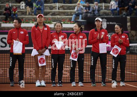 (G-D) Toshihisa Tsuchihashi, Naomi Osaka, Misaki Doi, Kurumi Nara, Ena Shibahara, Shuko Aoyama pose avant le qualificateur de la Fed Cup 2020 entre l'Espagne et le Japon au Centro de Tenis la Manga Club sur 07 février 2020 à Cartagena, Espagne. (Photo de Jose Breton/Pics action/NurPhoto) Banque D'Images
