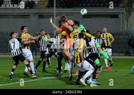 Le gardien de but Ivan Provedel a obtenu un but lors du match de la série italienne B 2019/2020 entre Ascoli Calcio 1898 FC et S.S. Juve Stabia au Stadio Cino e Lillo Del Duca sur 7 février 2020 à Ascoli Piceno, en Italie. (Photo de Danilo Di Giovanni/NurPhoto) Banque D'Images