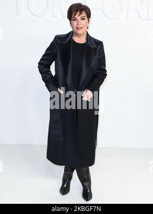 HOLLYWOOD, LOS ANGELES, CALIFORNIE, États-Unis - FÉVRIER 07: Kris Jenner arrive au Tom Ford: Automne/hiver 2020 Fashion Show qui a lieu aux studios Milk sur 7 février 2020 à Hollywood, Los Angeles, Californie, États-Unis. (Photo par Xavier Collin/image Press Agency/NurPhoto) Banque D'Images