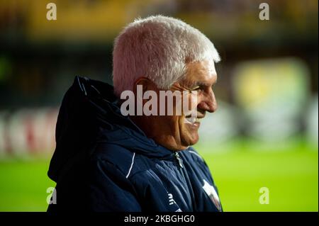 Julio Comesana entraîneur de jeunes sourires avant le match de la Ligue BetPlay entre Independiente Santa Fe et Junior sur 8 février 2020 à l'Estadio Nemesio Camacho à Bogota, Colombie. (Photo de Juan Carlos Torres/NurPhoto) Banque D'Images