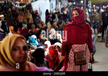 Des personnes participent aux manifestations contre la Loi modifiant la citoyenneté (CAA) et le CNR à Shaheen Bagh, New Delhi, Inde, le 08 février 2020 (photo de Nasir Kachroo/NurPhoto) Banque D'Images