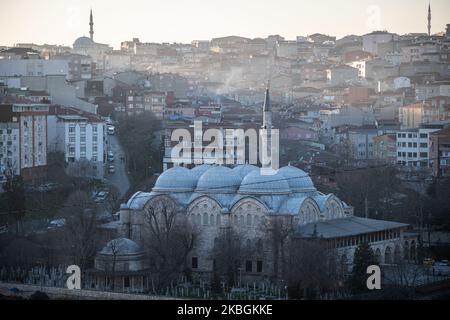 La mosquée historique Piyale Pasha, ou Piyale Pasa Camii, s'élève au-dessus du quartier résidentiel de Kasipasa, où le président turc Recep Tayyip Erdogan a grandi dans le quartier de Beyoglu, le 2020 février à Istanbul, en Turquie. (Photo de Diego Cupolo/NurPhoto) Banque D'Images