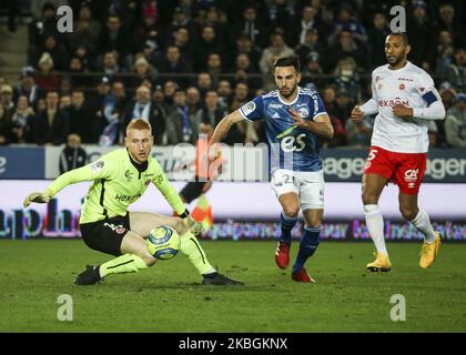 Adrien Thomasson et Lemaitre Nicolas, lors du match de football français L1 entre Strasbourg (RCSA) et Reims (SR), sur 9 février , 2020 au stade Meinau (photo d'Elyxandro Cegarra/NurPhoto) Banque D'Images