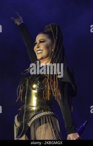 Alejandra Guzman, 52 ans, se présentant sur scène en concert lors de sa tournée la Guzman au stade de Mexico sur 8 février 2020 à Mexico, Mexique (photo d'Eyepix/NurPhoto) Banque D'Images