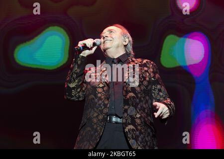 Joan Manuel Serrat, chanteuse et compositeur espagnole, se produit sur scène au Wizink Centre 11 février 2020 de Madrid, en Espagne. (Photo par Oscar Gonzalez/NurPhoto) Banque D'Images