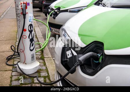 Chargement de la voiture électrique à Copenhague, Danemark. Février 2020 (photo de Maxym Marusenko/NurPhoto) Banque D'Images