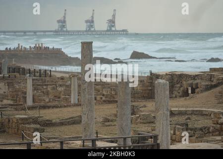 Vue générale sur les ruines de Caesarea Maritima. Le dimanche 9 février 2020, à tel Aviv, Israël. (Photo par Artur Widak/NurPhoto) Banque D'Images