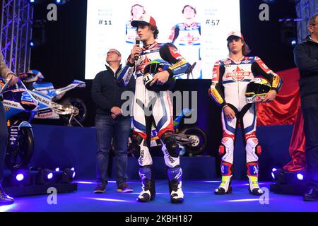 Le pilote italien Nicol Bulega et le pilote espagnol Edgar Pons ont fait un speack lors de la présentation de l'équipe Gresini Racing 2020 dans le circuit Autodromo Enzo e Dino Ferrari, à Imola, en Italie, sur 15 février 2020. (Photo par Andrea Diodato/NurPhoto) Banque D'Images