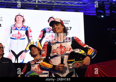 Le pilote italien Nicol Bulega et le pilote espagnol Edgar Pons ont fait un speack lors de la présentation de l'équipe Gresini Racing 2020 dans le circuit Autodromo Enzo e Dino Ferrari, à Imola, en Italie, sur 15 février 2020. (Photo par Andrea Diodato/NurPhoto) Banque D'Images