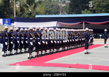 La Garde côtière bangladaise célèbre son anniversaire de 25th ans au siège social de Dhaka, au Bangladesh, en 15 février 2020. La Garde côtière bangladaise (BCG) est la force d'application de la loi maritime du Bangladesh. C'est une force paramilitaire qui relève du Ministère de l'intérieur. Ses officiers sont transférés de la Marine du Bangladesh. La Garde côtière du Bangladesh s'acquitte également du devoir de sécurité maritime à la frontière du Bangladesh. Le siège social est situé à Dhaka, au Bangladesh. (Photo par Mamunur Rashid/NurPhoto) Banque D'Images