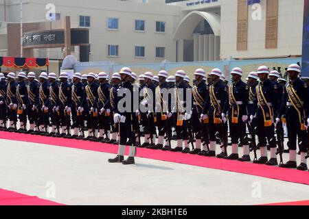 La Garde côtière bangladaise célèbre son anniversaire de 25th ans au siège social de Dhaka, au Bangladesh, en 15 février 2020. La Garde côtière bangladaise (BCG) est la force d'application de la loi maritime du Bangladesh. C'est une force paramilitaire qui relève du Ministère de l'intérieur. Ses officiers sont transférés de la Marine du Bangladesh. La Garde côtière du Bangladesh s'acquitte également du devoir de sécurité maritime à la frontière du Bangladesh. Le siège social est situé à Dhaka, au Bangladesh. (Photo par Mamunur Rashid/NurPhoto) Banque D'Images