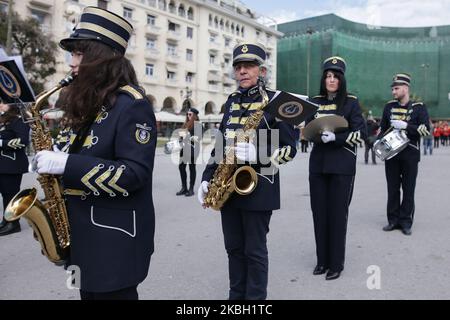 Défilé de l'Orchestre philharmonique à Thessalonique, Grèce, le 15 février 2020. Le défilé a lieu dans le cadre du Festival international de l'Orchestre philharmonique et de l'Orchestre de 12th. (Photo par Achilleas Chiras/NurPhoto) Banque D'Images