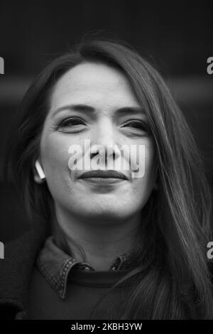 (NOTE DE LA RÉDACTION: L'IMAGE A ÉTÉ CONVERTIE EN NOIR ET BLANC) le dirigeant de Sardes, Jasmine Cristallo, est vu lors d'une manifestation organisée par le mouvement italien de base Sardes contre le populisme de droite dans le centre de Rome sur 16 février 2020. (Photo de Christian Minelli/NurPhoto) Banque D'Images