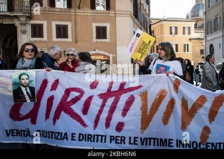 Asseyez-vous sur la Piazza Montecitorio de ''Libera'' et d'autres associations pour demander la vérité, la justice et les droits des victimes innocentes de la mafia, à Rome, en Italie, sur 18 février 2020. (Photo par Andrea Ronchini/NurPhoto) Banque D'Images