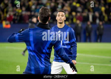 Les PSG Thilo Kehrer s'échauffe avant la Ligue des champions de l'UEFA, le 16 dernier match de football de la première jambe Borussia Dortmund contre le FC Paris Saint-Germain à Dortmund, en Allemagne, sur 18 février 2020. (Photo de Peter Niedung/NurPhoto) Banque D'Images